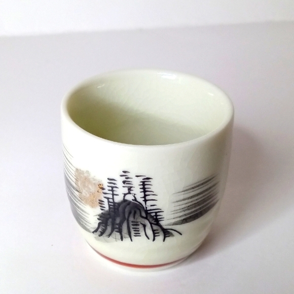 Saki Cup Kutani Pagoda Black Mountain Single Replacement/Addition Collectible 2" - Picture 4 of 6